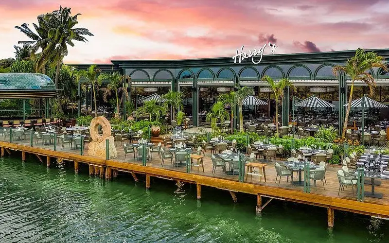 c restaurante harry cancun muelle